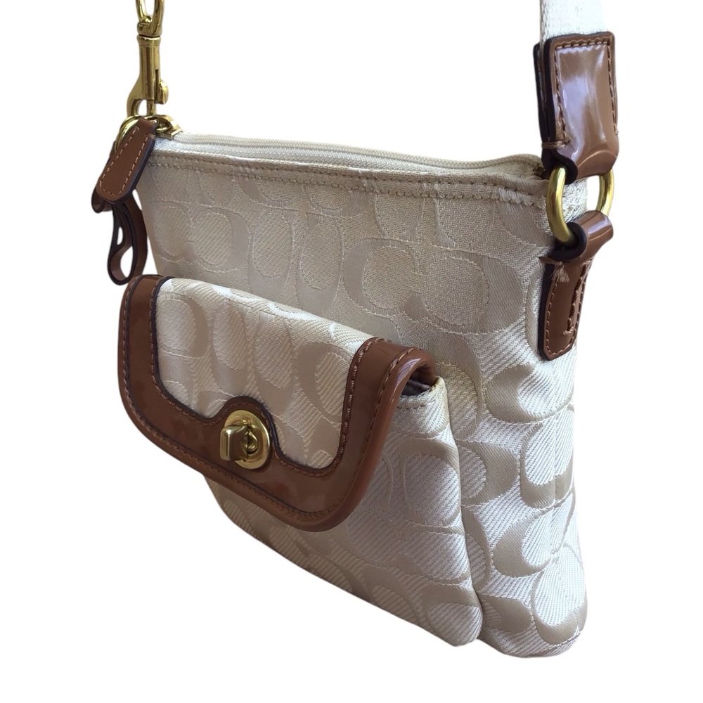 Coach Campbell Signature Twill Swingpack - Picture 3 of 17